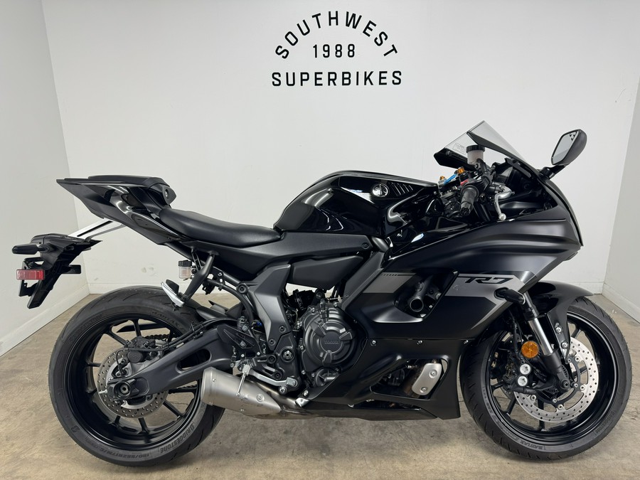 2025 Yamaha YZF-R7 Matte Raven Black - 017698