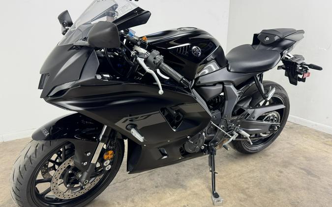 2025 Yamaha YZF-R7 Matte Raven Black - 017698