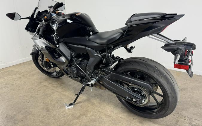 2025 Yamaha YZF-R7 Matte Raven Black - 017698