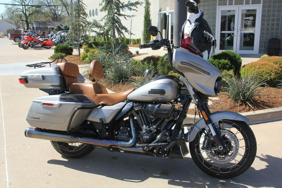 2023 Harley-Davidson CVO Street Glide Dark Platinum