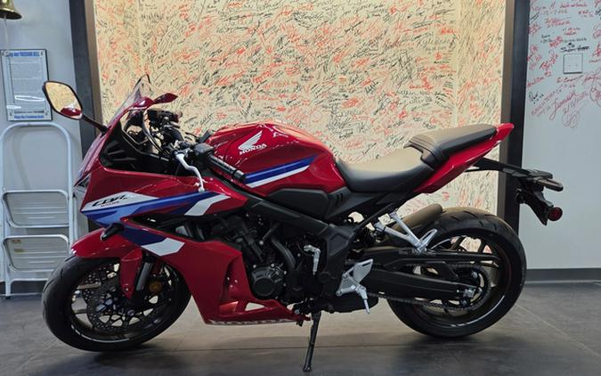 2026 Honda CBR650R E-Clutch