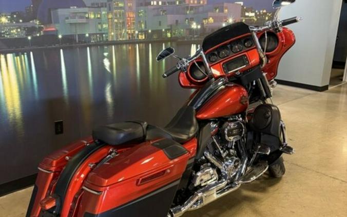 2018 Harley-Davidson CVO Street Glide FLHXSE
