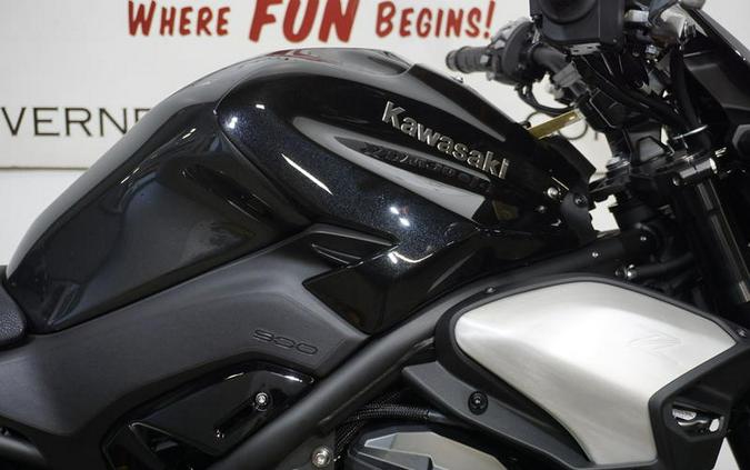 2025 Kawasaki Z900 ABS Metallic Spark Black/Metallic Carbon Gray