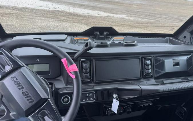 2026 Can-Am Defender MAX XT CAB HD11