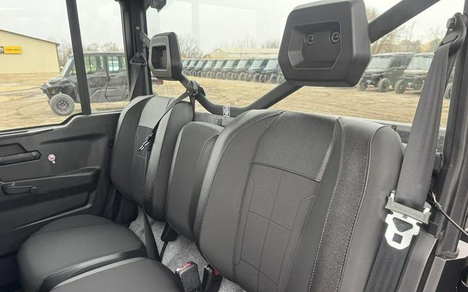 2026 Can-Am Defender MAX XT CAB HD11