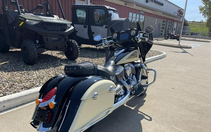 2019 Indian Motorcycle® Chieftain® Classic Thunder Black / Ivory Cream