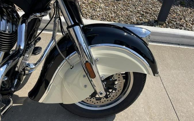 2019 Indian Motorcycle® Chieftain® Classic Thunder Black / Ivory Cream