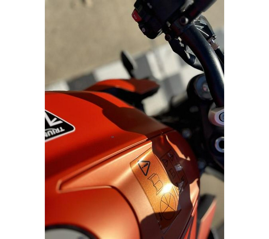 2025 Triumph Street Triple 765 R Matte Baja Orange