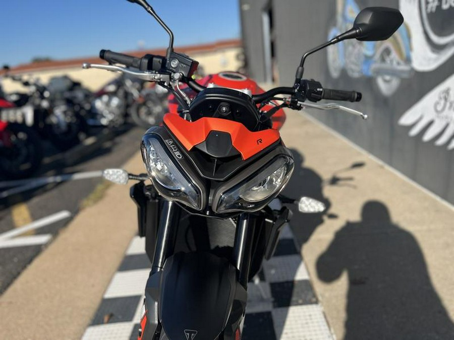 2025 Triumph Street Triple 765 R Matte Baja Orange