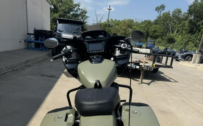 2025 Indian Motorcycle® Challenger® Dark Horse® 112 Black Smoke