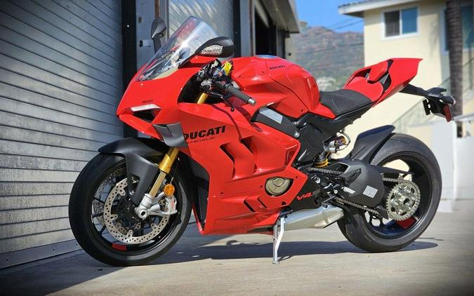 2024 Ducati Panigale V4 S Red