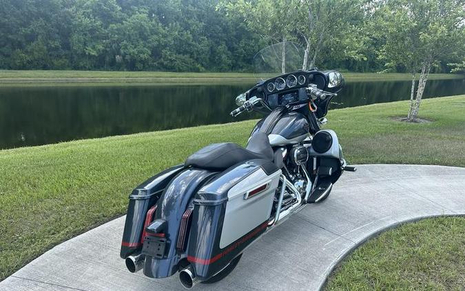 2019 Harley-Davidson® FLHXSE - CVO™ Street Glide®