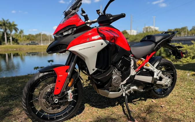 2022 Ducati Multistrada V4 S Travel & Radar