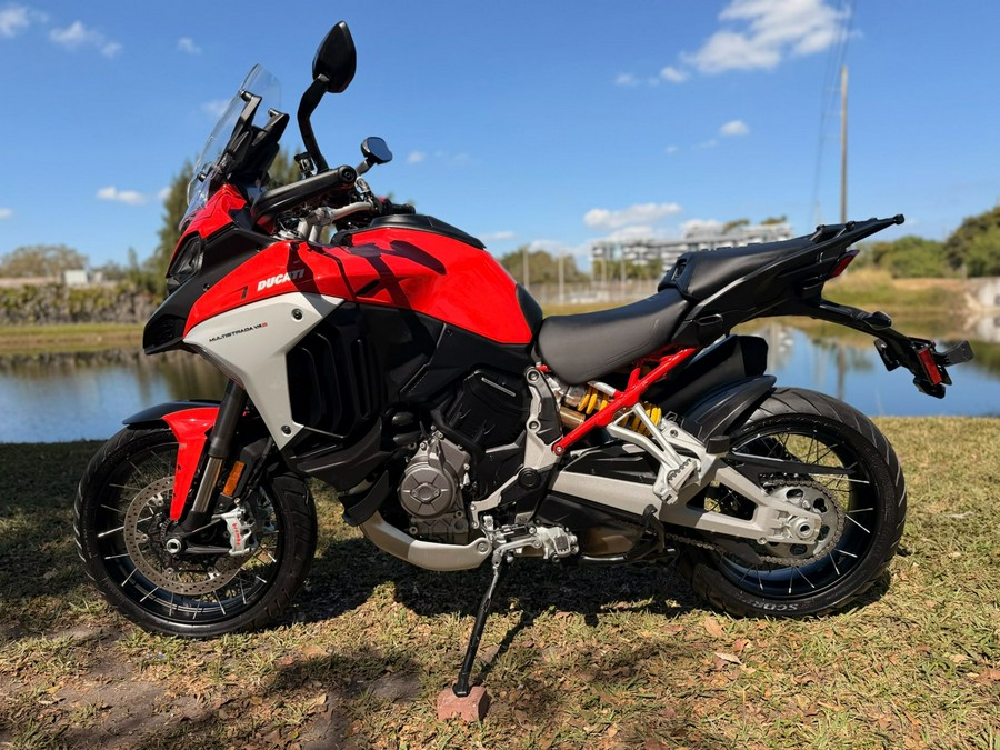2022 Ducati Multistrada V4 S Travel & Radar