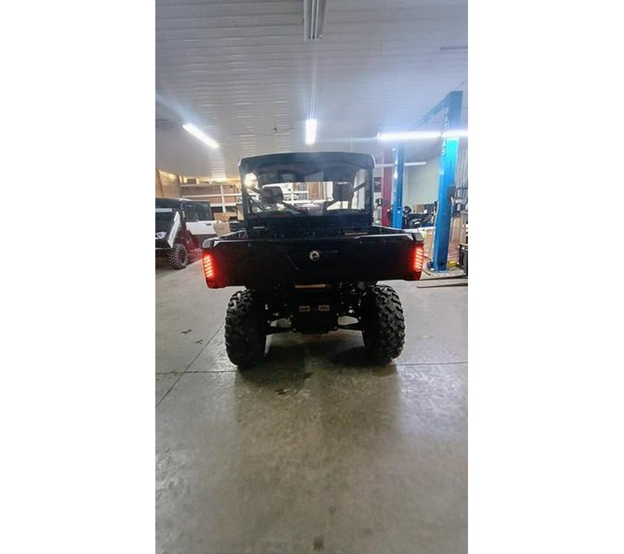 2025 Can-Am® Defender XT HD10