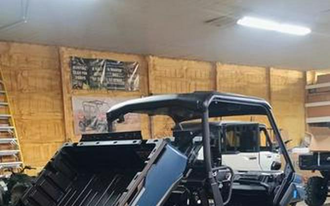 2025 Can-Am® Defender XT HD10