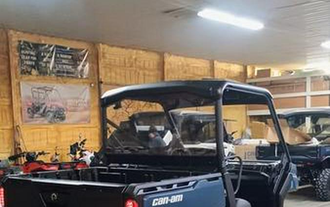 2025 Can-Am® Defender XT HD10