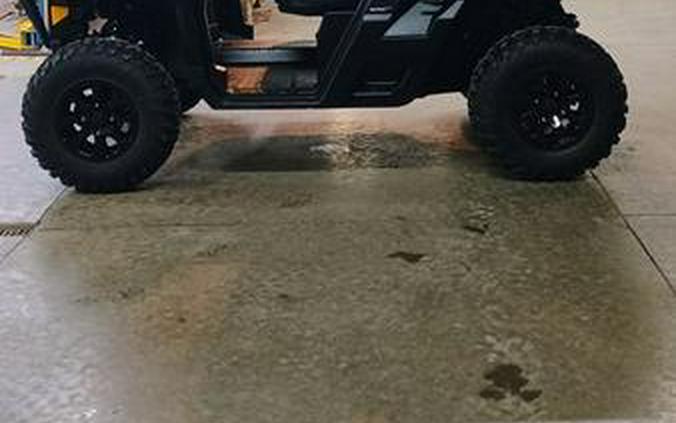 2025 Can-Am® Defender XT HD10