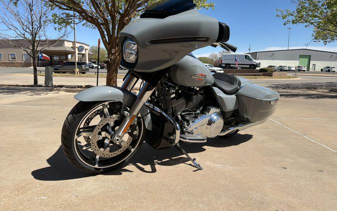 2026 Harley-Davidson® Street Glide® Dark Billiard Gray Chrome Trim