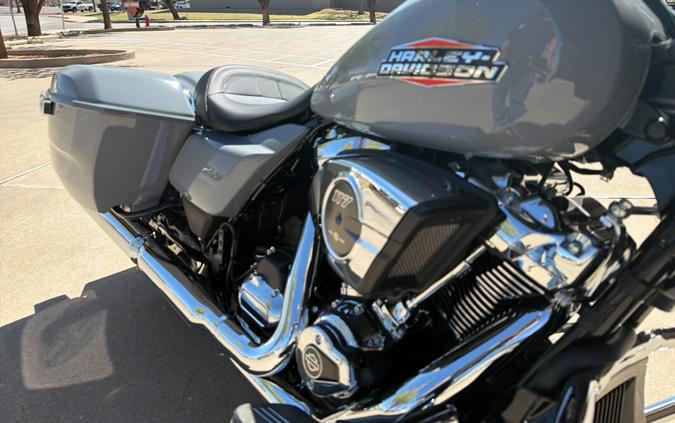 2026 Harley-Davidson® Street Glide® Dark Billiard Gray Chrome Trim