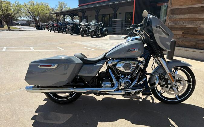 2026 Harley-Davidson® Street Glide® Dark Billiard Gray Chrome Trim