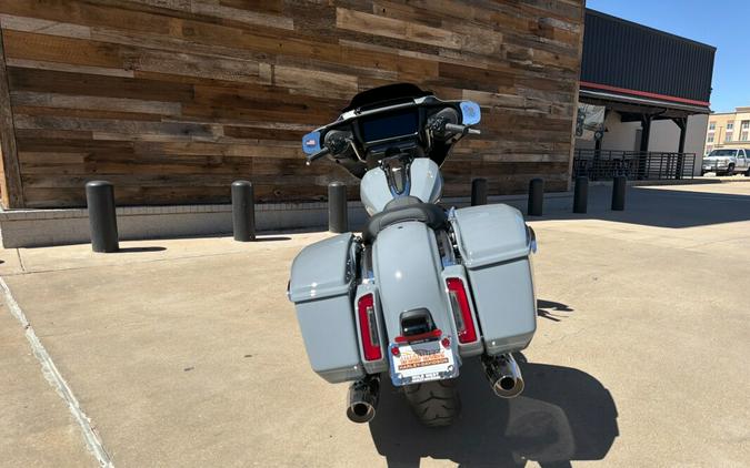 2026 Harley-Davidson® Street Glide® Dark Billiard Gray Chrome Trim