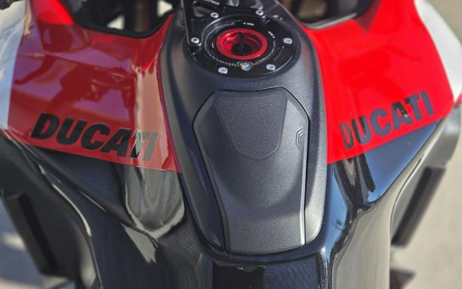 2023 Ducati Multistrada V4 Pikes Peak