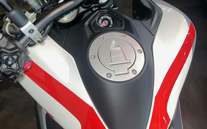 2027 Ducati HYPERMOTARD V2 SP