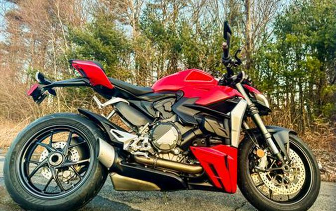 2024 Ducati Streetfighter V2