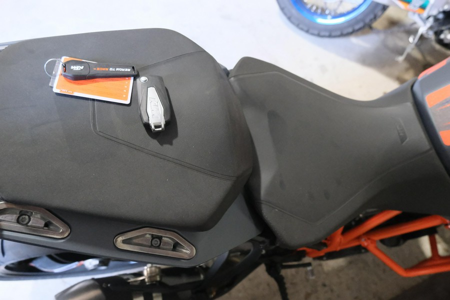 2023 KTM SUPER DUKE 1290 GT