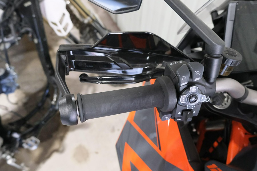 2023 KTM SUPER DUKE 1290 GT