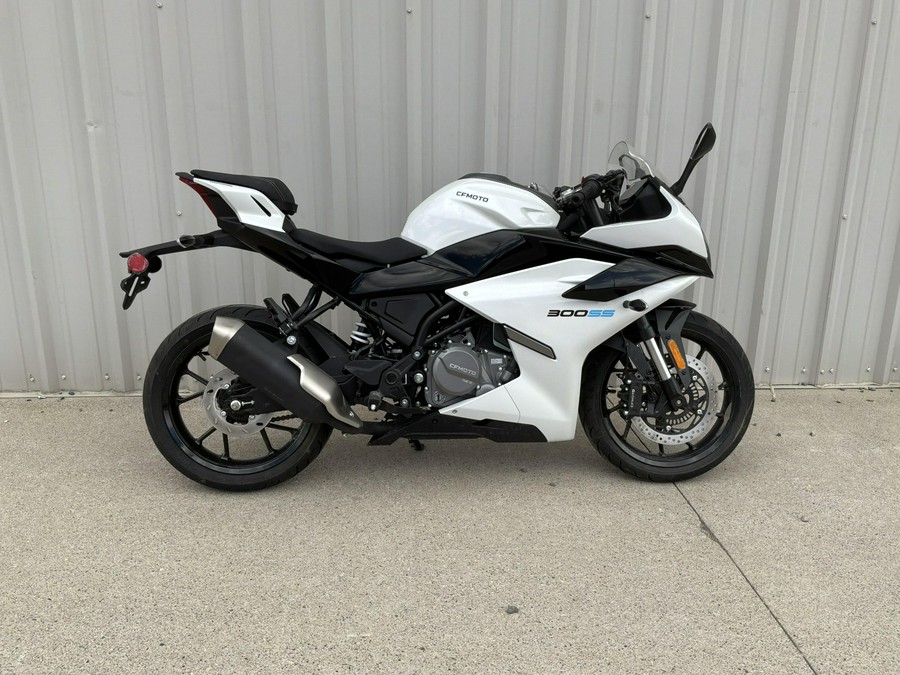 2025 CFMOTO 300SS