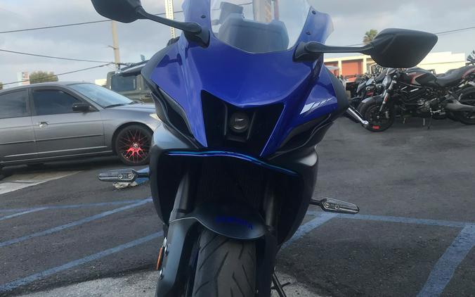 2022 Yamaha YZF-R7 CA