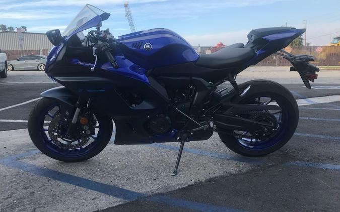 2022 Yamaha YZF-R7 CA