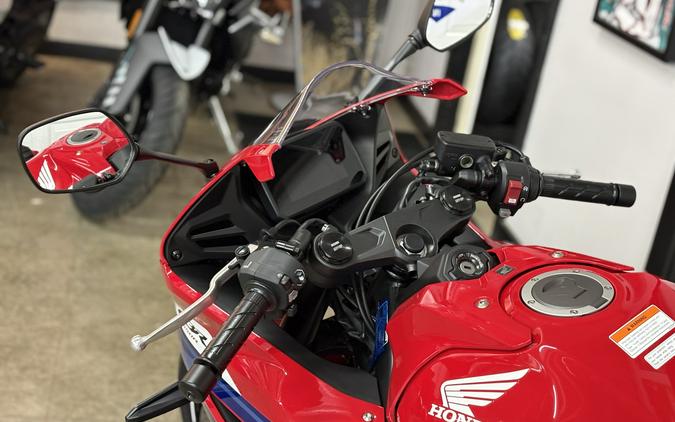 2026 Honda CBR650R E-Clutch