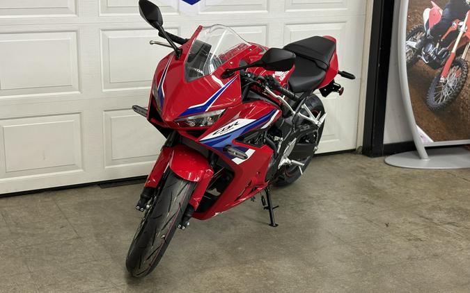 2026 Honda CBR650R E-Clutch