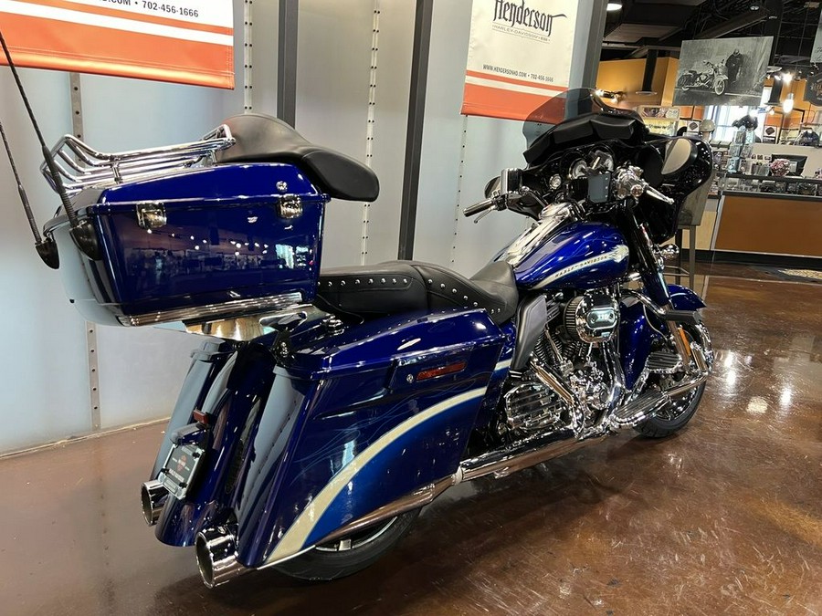 2010 Harley-Davidson Street Glide™ CVO™ Base