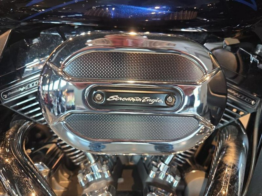 2016 Harley-Davidson® FLHXSE - CVO™ Street Glide®