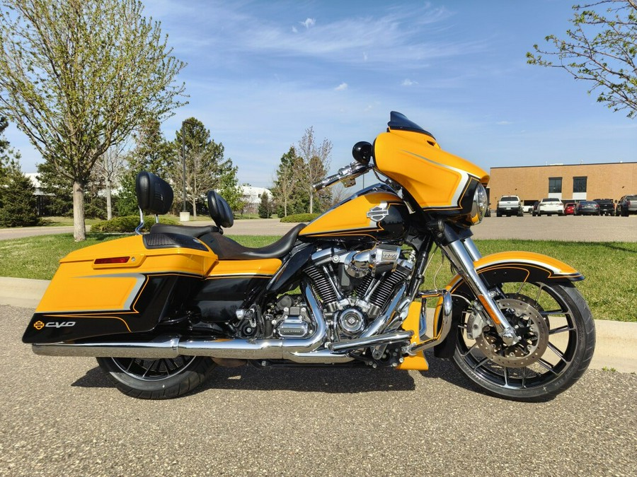 2022 Harley-Davidson® CVO™ Street Glide® Hightail Yellow Pearl