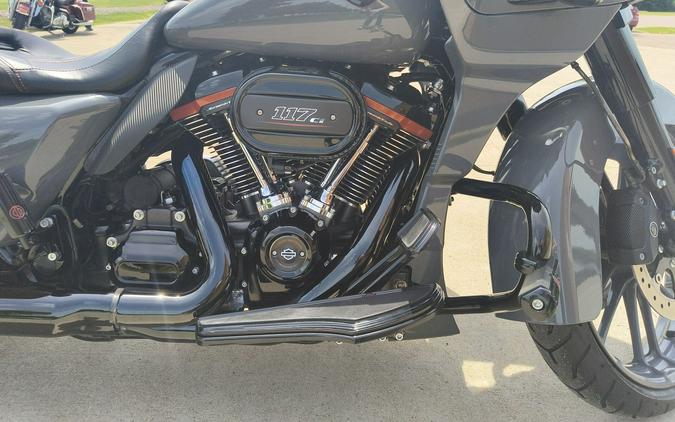 2022 Harley-Davidson® CVO™ Street Glide® Hightail Yellow Pearl