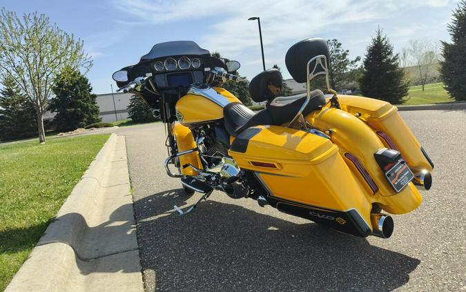 2022 Harley-Davidson® CVO™ Street Glide® Hightail Yellow Pearl