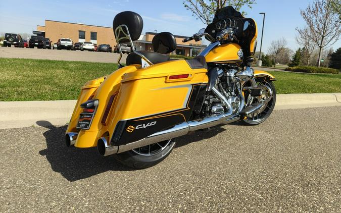 2022 Harley-Davidson® CVO™ Street Glide® Hightail Yellow Pearl