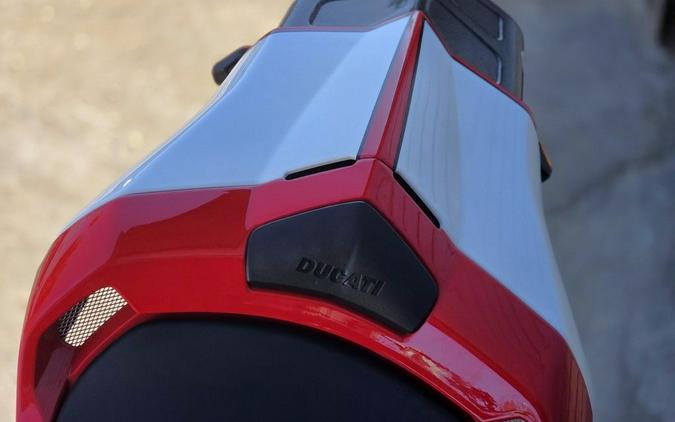 2004 Ducati 749 R