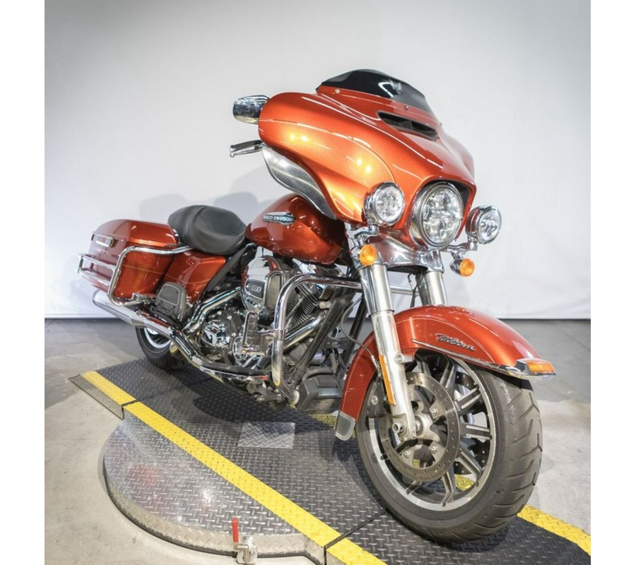 2014 Harley-Davidson® FLHTCU - Electra Glide® Ultra Classic®