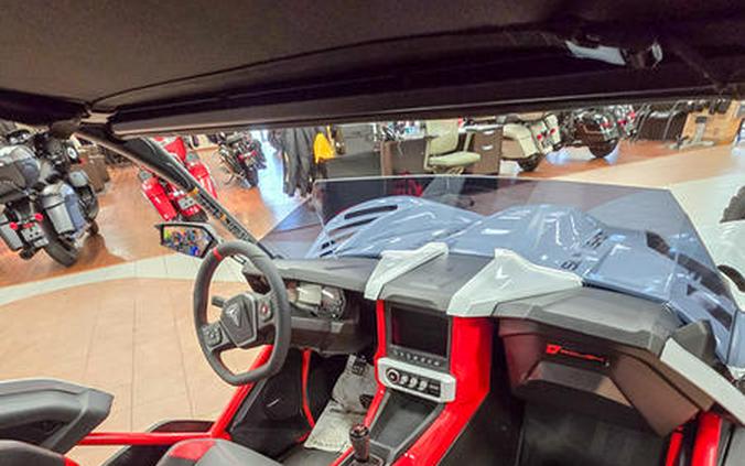 2024 Polaris Slingshot® ROUSH® Edition Manual