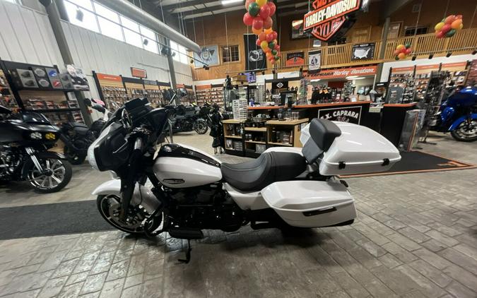 2024 Harley-Davidson Street Glide® White Onyx Pearl - Chopped Tour Pack-Bars and more....