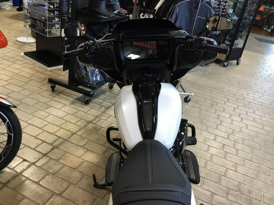 2024 Harley-Davidson Street Glide® White Onyx Pearl - Chopped Tour Pack-Bars and more....