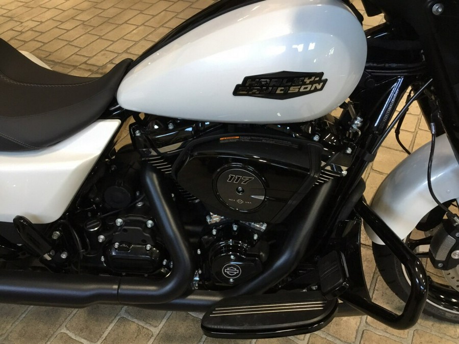 2024 Harley-Davidson Street Glide® White Onyx Pearl - Chopped Tour Pack-Bars and more....