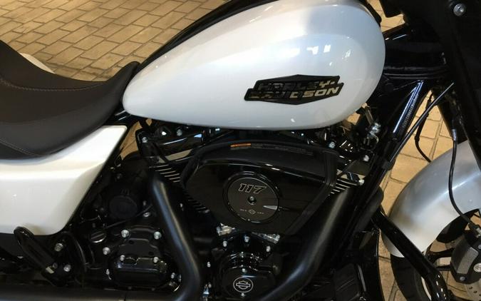 2024 Harley-Davidson Street Glide® White Onyx Pearl - Chopped Tour Pack-Bars and more....