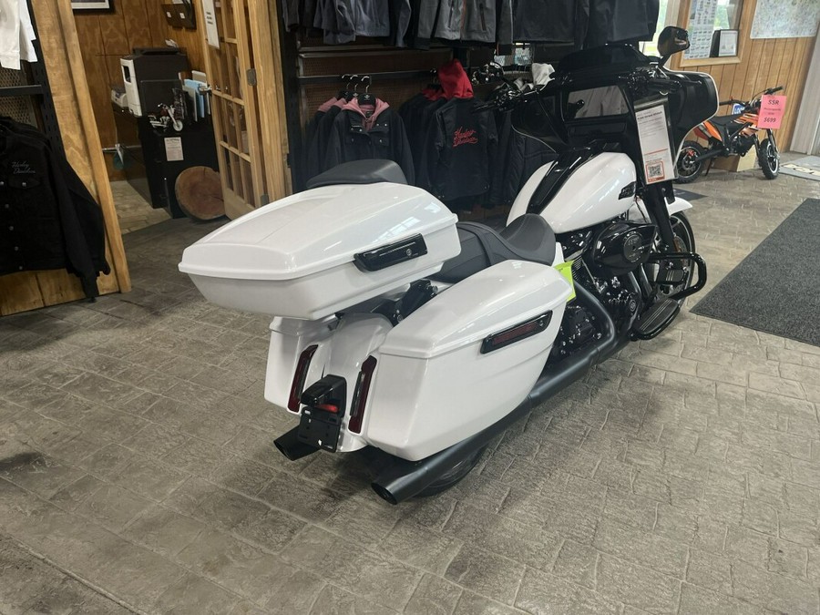 2024 Harley-Davidson Street Glide® White Onyx Pearl - Chopped Tour Pack-Bars and more....